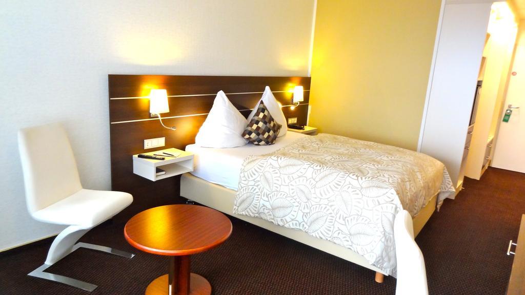 Hotel Scheidberg Wallerfangen Kamer foto